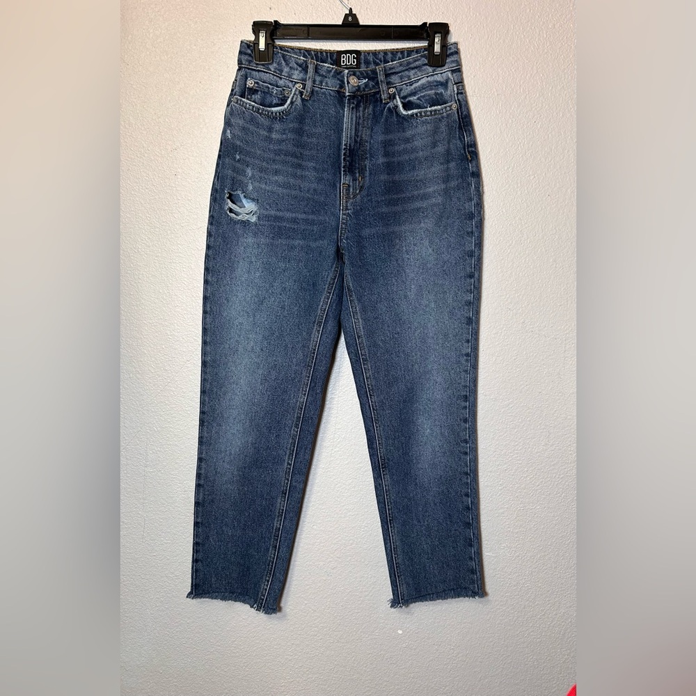 BDG Urban Outfitters Mom Jeans Size W25